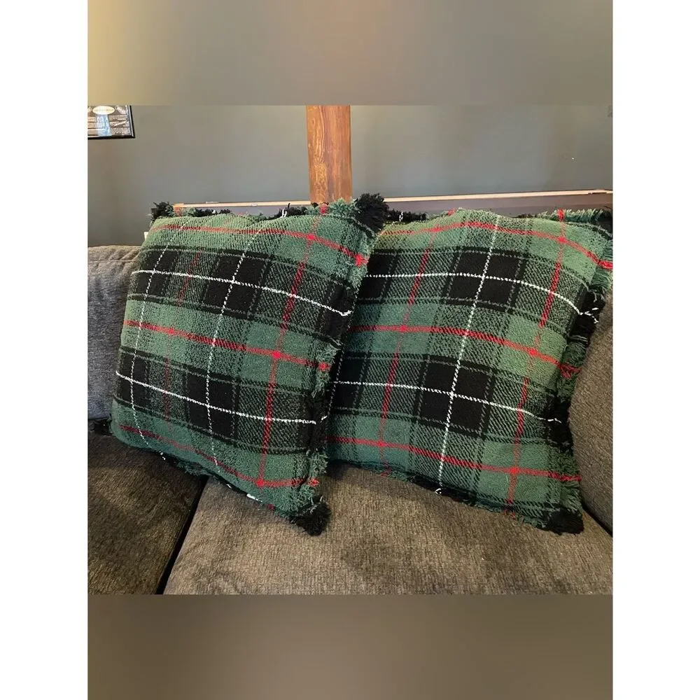 EnVouge Plush Plaid Green Holiday Throw Pillow Set - Home Holiday - 22”x22”